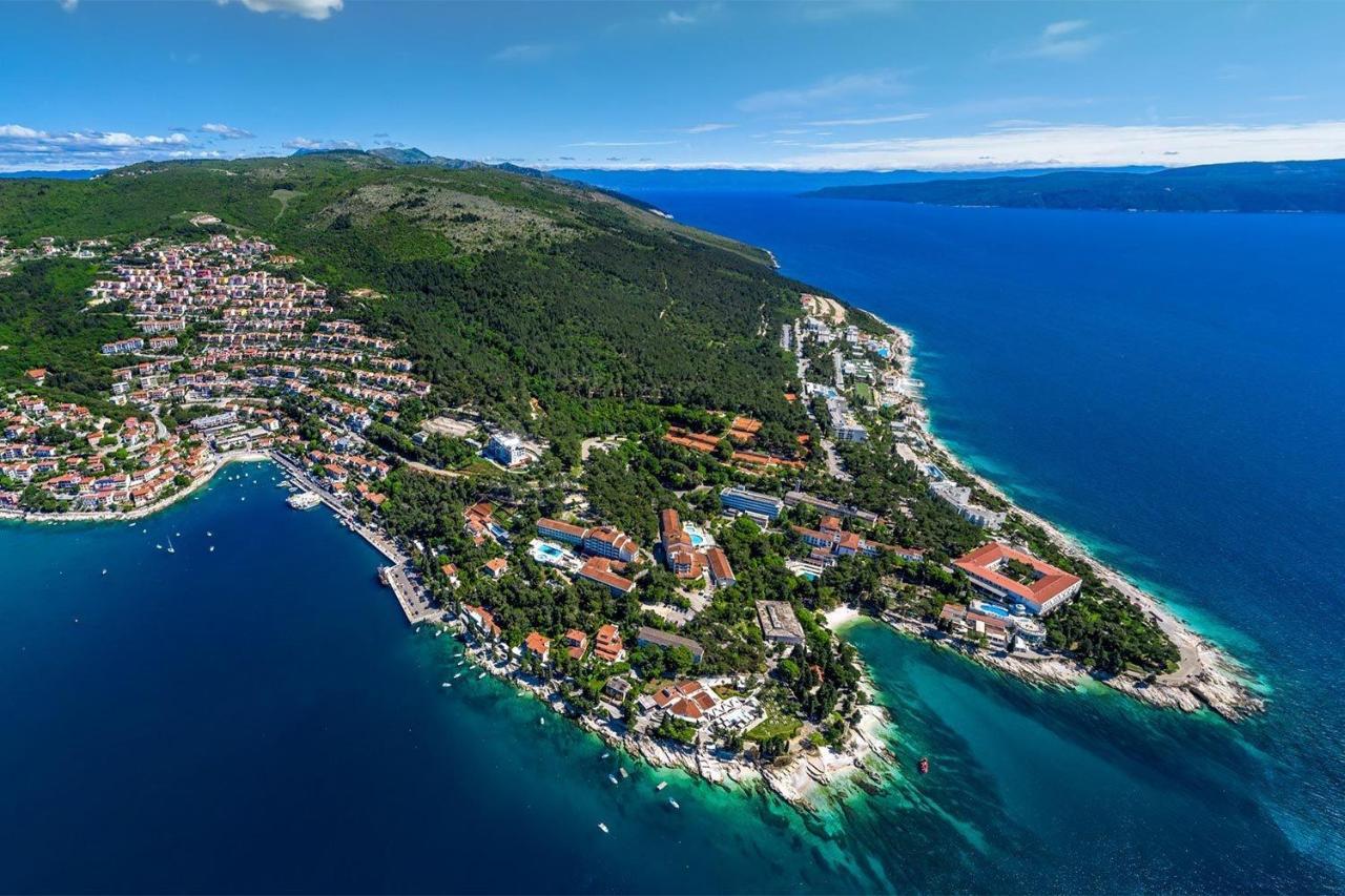 Apartments With A Parking Space Rabac, Labin - 6414 Bagian luar foto