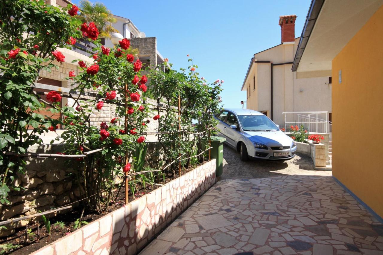 Apartments With A Parking Space Rabac, Labin - 6414 Bagian luar foto